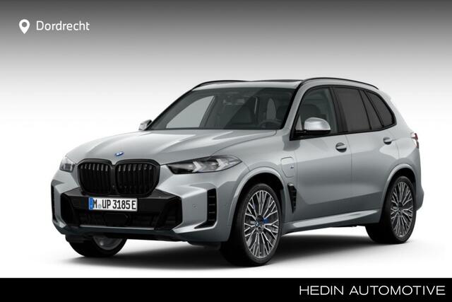 BMW X5 xDrive50e | M Sportpakket + Pro | Elektrische trekhaak | M Interieurlijsten carbon | Driving Assistant Prof | Travel Pack | Innovation Pack | Comfort Plus Pack | Exclusive Pack |