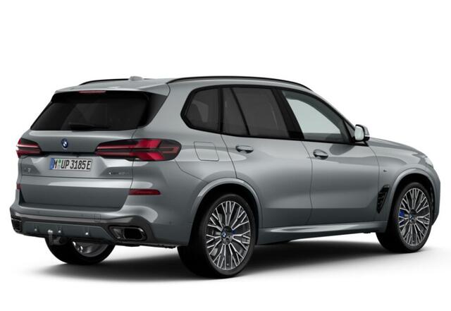 BMW X5 xDrive50e | M Sportpakket + Pro | Elektrische trekhaak | M Interieurlijsten carbon | Driving Assistant Prof | Travel Pack | Innovation Pack | Comfort Plus Pack | Exclusive Pack |