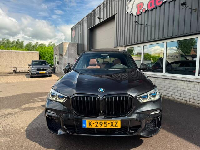 BMW X5 XDRIVE40I M-Sport Individual Panoramadak Softclose Hud Laser Trekhaak Massage Mooi vol!