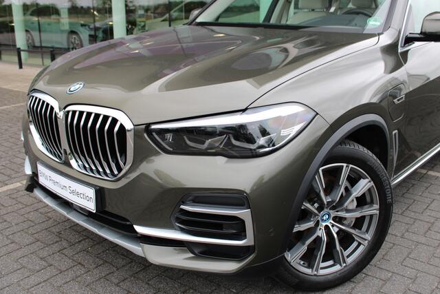 BMW X5 xDrive45e High Executive xLine Automaat / Trekhaak / Comfortstoelen / Adaptieve LED / Stoelverwarming / Achteruitrijcamera