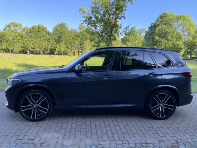 BMW X5 xDrive45e High Executive M-Sport Pano, Head-up, Sport Stoelen