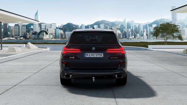 BMW X5 xDrive50e M Sport Automaat / Panoramadak / Trekhaak / Parking Assistant Professional / Comfortstoelen / Soft-Close / Adaptieve LED / Stoelventilatie / Active Steering
