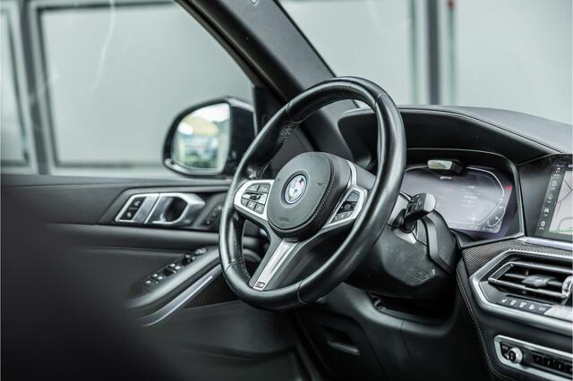 BMW X5 xDrive45e M-Sport | Panorama | Laser | Trekhaak | BTW | 360 Camera | HUD | ACC | Achterasbesturing | Memory seats | Carbon | Dodehoek detector | Dealer onderhouden