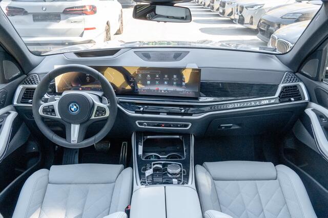 BMW X5 xDrive50e M-SPORT Pro ** LED, GRAU LEDER, NAVI+, PANORAMA, TREKH, 22-invh LMV, LUCHT ** Ex BMW - UNFALLFREI ** ** INFORMEER OOK NAAR ONZE AANTREKKELIJKE FINANCIAL-LEASE TARIEVEN **
