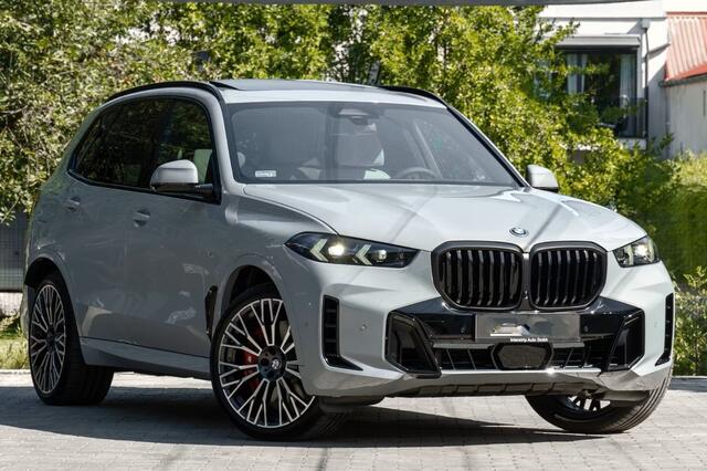 BMW X5 xDrive50e M-SPORT Pro ** LED, GRAU LEDER, NAVI+, PANORAMA, TREKH, 22-invh LMV, LUCHT ** Ex BMW - UNFALLFREI ** ** INFORMEER OOK NAAR ONZE AANTREKKELIJKE FINANCIAL-LEASE TARIEVEN **