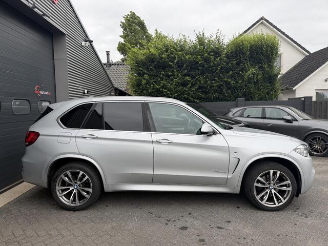 BMW X5 xDrive30d High Executive M-Sport | Panoramadak | 360* Camera | Harmon Kardon | Elektrische Achterklep | Elektrische Trekhaak |