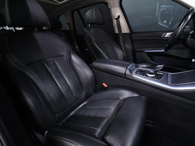 BMW X5 xDrive45e High Executive [SCHUIFDAK, HARMAN KARDON, TREKHAAK, LUCHTVERING, APPLE CARPLAY, ANDROID AUTO, MEMORY SEATS, M SPORT VELG, CAMERA, NIEUWSTAAT]