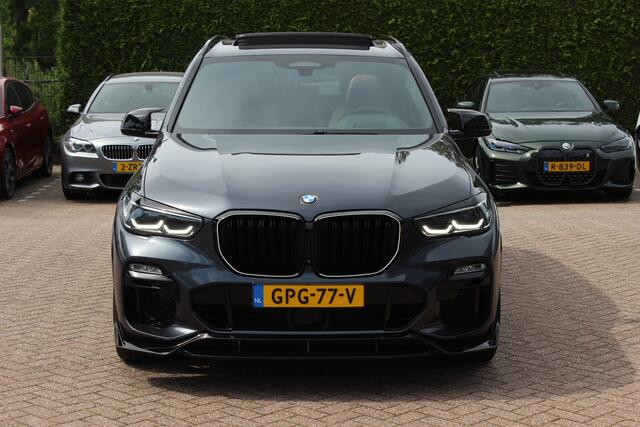 BMW X5 xDrive45e High Exe. M Sport / Trekhaak / Panoramadak / 360Camera / Head-up / Softclose / Keyless / 22'' / Harman Kardon / Luchtvering / Stoelventilatie+Verwarming / Luxe Leder / Dodehoek / DAB / ACC