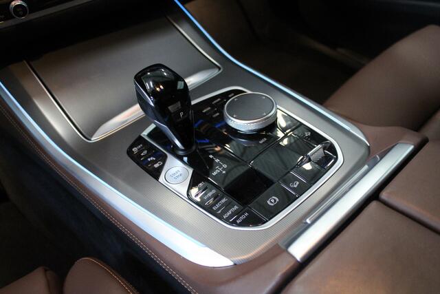 BMW X5 xDrive45e High Executive | 360 Camera | Pano | Comfortstoelen | Trekhaak | Verwarmd Stuurwiel