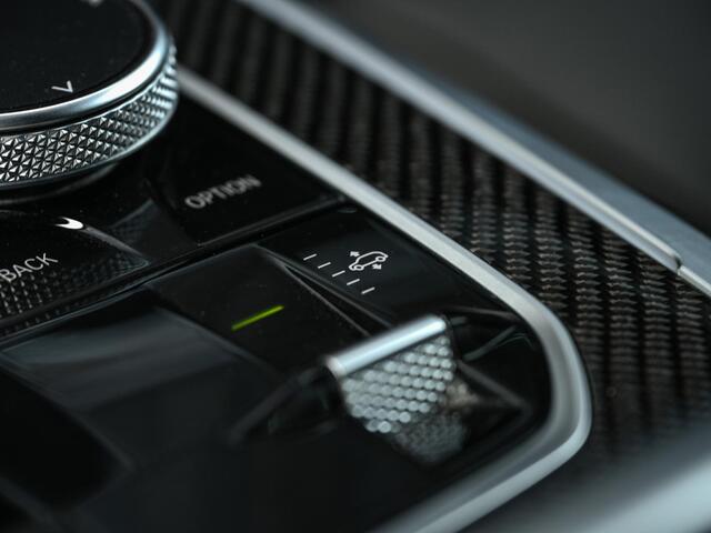 BMW X5 xDrive50e | M-Sport Pro | Panoramadak | 360 Camera | Active Cruise | Harman/Kardon | Iconic Glow | Ambiance Interieur | Stoel Ventilatie | Memory Seats | Luchtvering |