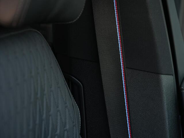 BMW X5 xDrive50e | M-Sport Pro | Panoramadak | 360 Camera | Active Cruise | Harman/Kardon | Iconic Glow | Ambiance Interieur | Stoel Ventilatie | Memory Seats | Luchtvering |