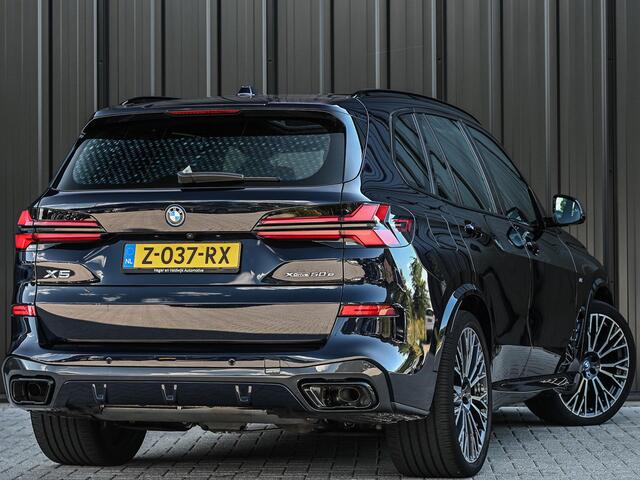 BMW X5 xDrive50e M-Sport Pro | Panoramadak | NL-Auto | Dealer Onderhouden | 360 Camera | Active Cruise | HUD | Harman/Kardon | Stoelverwarming + Ventilatie | Luchtvering | BMW Gesture Control | Memory Seats |