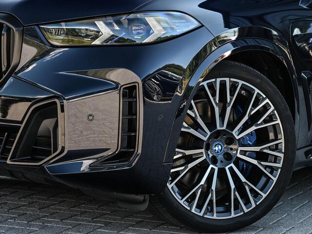BMW X5 xDrive50e M-Sport Pro | Panoramadak | NL-Auto | Dealer Onderhouden | 360 Camera | Active Cruise | HUD | Harman/Kardon | Stoelverwarming + Ventilatie | Luchtvering | BMW Gesture Control | Memory Seats |