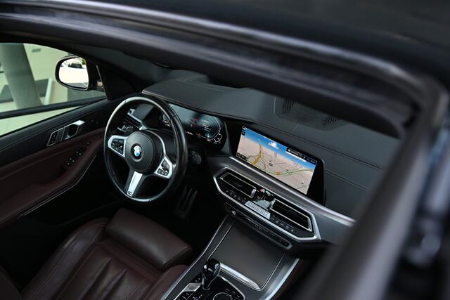 BMW X5 xDrive45e M Sport High Executive Automaat / Trekhaak / Panoramadak / Comfortstoelen / Head-Up / Adaptieve LED / PDC