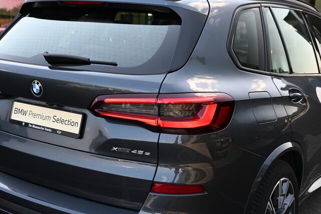 BMW X5 xDrive45e M Sport High Executive Automaat / Trekhaak / Panoramadak / Comfortstoelen / Head-Up / Adaptieve LED / PDC