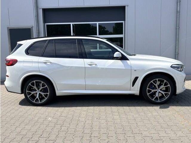 BMW X5 xDrive40i M-SPORT ** LED, NAVI+, LEDER, PANO, TREKH, MEMORY, HuD, 21-inch LMV ** UNFALLFREI - VOL. BMW ONDERH. ** ** INFORMEER OOK NAAR ONZE AANTREKKELIJKE FINANCIAL-LEASE TARIEVEN **