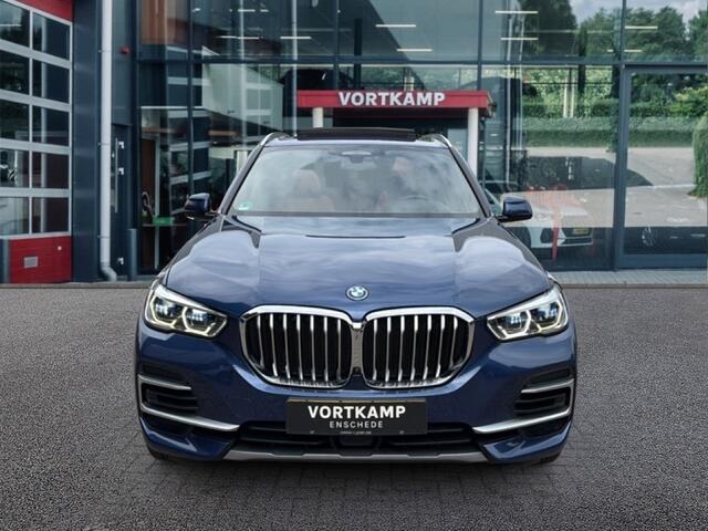BMW X5 XDRIVE45E XLINE LEDER/PANO-DAK/360CAM/LUCHTVERING/ELEK-KLEP/STOELVERW