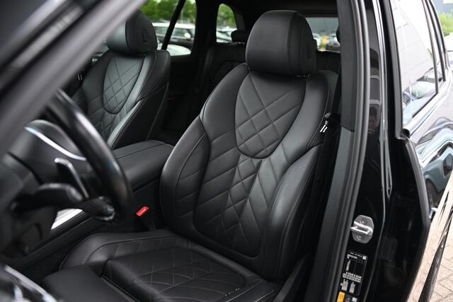 BMW X5 xDrive45e M Sport Automaat / Panoramadak / Trekhaak / Sportstoelen / Achteruitrijcamera / Adaptieve LED / Comfort Access / Active Steering