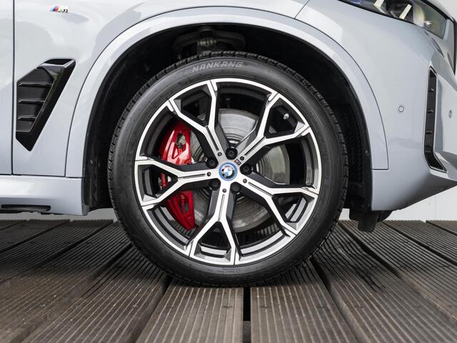 BMW X5 xDrive50e | M Sportpakket Pro | Innovation Pack | Comfort Access | Soft-Close | Sky Lounge | Harman Kardon | 21''