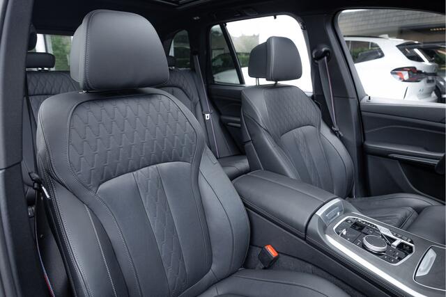 BMW X5 xDrive50e M-Competition Pano - Harman Kardon - Trekhaak