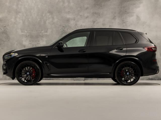 BMW X5 xDrive45e M Sport High Executive 394Pk Automaat (PANORAMADAK, SCHAALSTOELEN, LASER KOPLAMPEN, LUCHTVERING, COMFORT ZETELS, HEAD-UP DISPLAY, STOELVENTILATIE, CARBON PAKKET, CRYSTAL PAKKET, HARMAN/KARDON, NIEUWSTAAT)