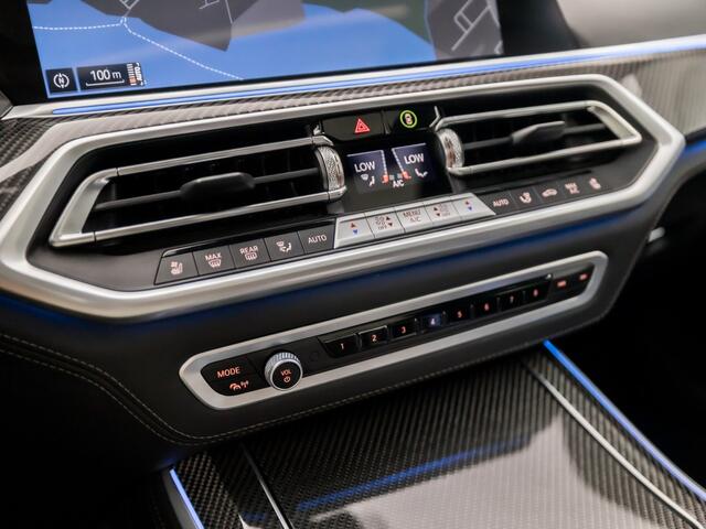BMW X5 xDrive45e M Sport High Executive 394Pk Automaat (PANORAMADAK, SCHAALSTOELEN, LASER KOPLAMPEN, LUCHTVERING, COMFORT ZETELS, HEAD-UP DISPLAY, STOELVENTILATIE, CARBON PAKKET, CRYSTAL PAKKET, HARMAN/KARDON, NIEUWSTAAT)