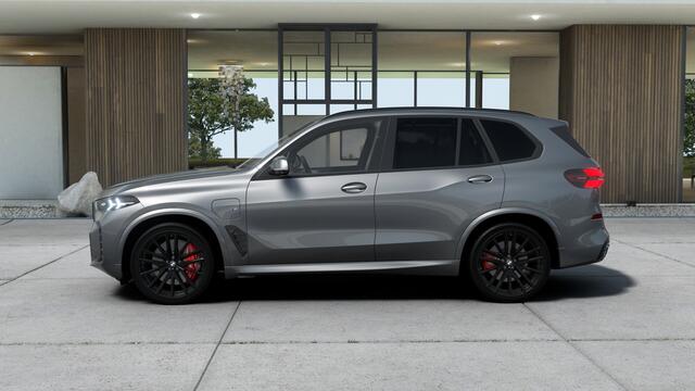 BMW X5 xDrive50e M Sport Automaat / Panoramadak / Trekhaak / Massagefunctie / Soft-Close / Parking Assistant Professional / Adaptieve LED / Comfort Access