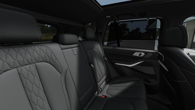BMW X5 xDrive50e M Sport Automaat / Panoramadak / Trekhaak / Massagefunctie / Soft-Close / Parking Assistant Professional / Adaptieve LED / Comfort Access