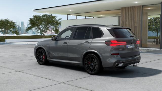 BMW X5 xDrive50e M Sport Automaat / Panoramadak Sky Lounge / Trekhaak / Comfortstoelen / Bowers & Wilkins / Parking Assistant Professional / Soft-Close