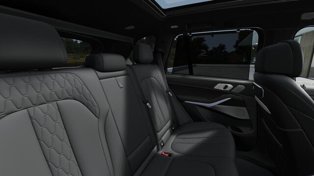 BMW X5 xDrive50e M Sport Automaat / Panoramadak Sky Lounge / Trekhaak / Comfortstoelen / Bowers & Wilkins / Parking Assistant Professional / Soft-Close