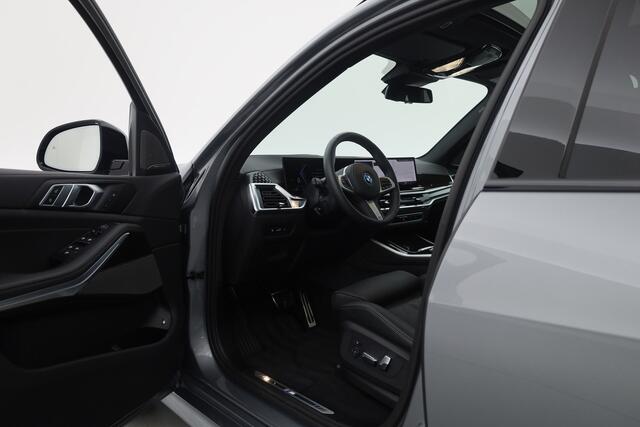 BMW X5 xDrive50e | Rijklaar! | Elek. trekhaak | Stoel+stuurverw.| Pano | HUD | Luchtvering | 360*+PDC| Harman/Kardon | Adapt. Cruise | Widescreen | Softclose | Iconic glow | 21'' V