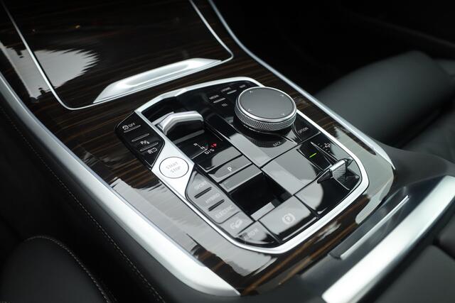 BMW X5 xDrive50e | Rijklaar! | Elek. trekhaak | Stoel+stuurverw.| Pano | HUD | Luchtvering | 360*+PDC| Harman/Kardon | Adapt. Cruise | Widescreen | Softclose | Iconic glow | 21'' V