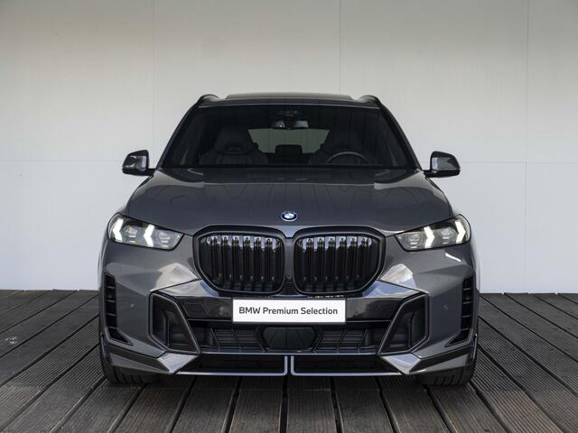 BMW X5 xDrive50e | M Sportpakket Pro | M Performance Carbon | Travel Pack | 22 inch | Active Steering | Glazen panoramadak Sky Lounge | Driving Assistent Professional | Bowers & Wilkins | Trekhaak