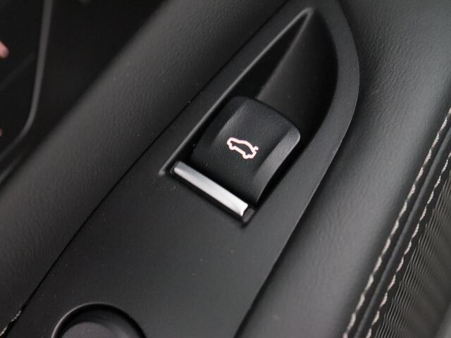 BMW X5 xDrive45e High Executive M-sport Pano Trekhaak comfortstoelen Laser Lights