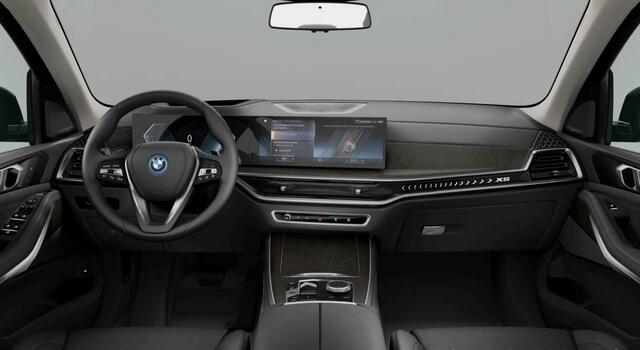 BMW X5 xDrive50e Trekhaak - Panoramadak - Driving Assistant Professional - Harman Kardon - BMW Live Cockpit Professional - Comfort Access - Sportstoelen - High Beam Assistant - Travel en Comfort systeem -