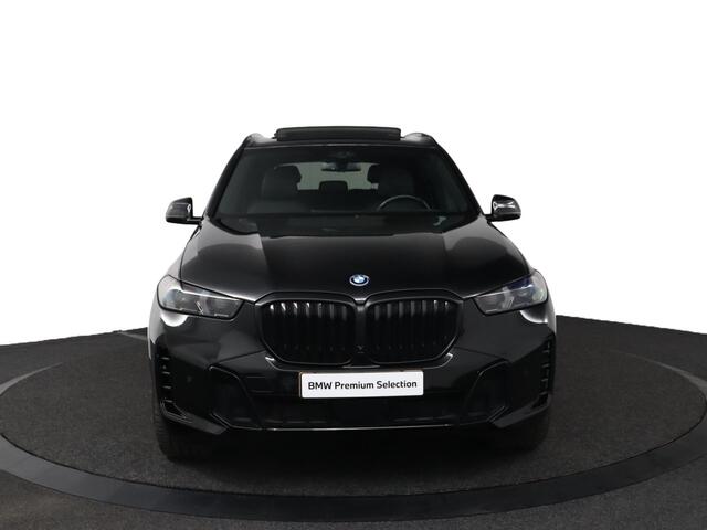 BMW X5 xDrive50e | Comfortstoelen | Panoramadak | SoH 100% | Trekhaak | Soft-Close | Stoelventilatie | 100% SOH |