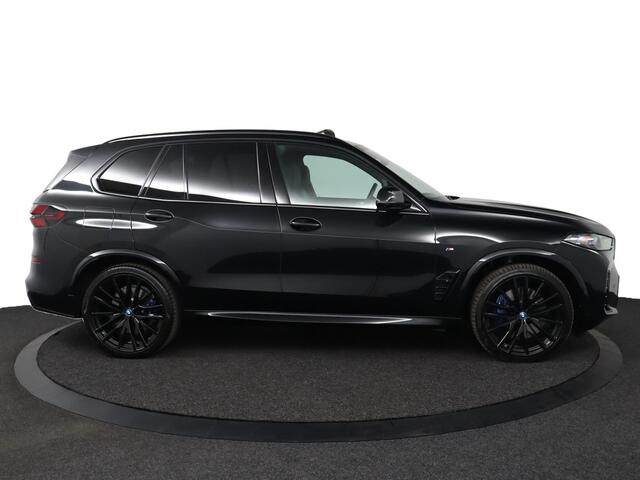 BMW X5 xDrive50e | Comfortstoelen | Panoramadak | SoH 100% | Trekhaak | Soft-Close | Stoelventilatie | 100% SOH |