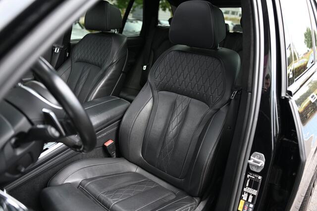 BMW X5 xDrive45e High Executive M Sport Automaat / Panoramadak Sky Lounge / Comfortstoelen / Comfort Access / Laserlight / Head-Up / Parking Assistant Plus