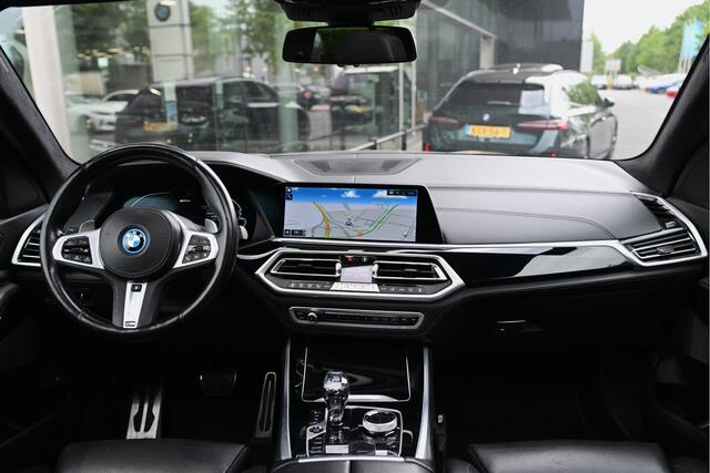 BMW X5 xDrive45e High Executive M Sport Automaat / Panoramadak Sky Lounge / Comfortstoelen / Comfort Access / Laserlight / Head-Up / Parking Assistant Plus