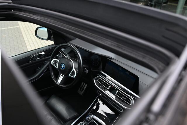 BMW X5 xDrive45e High Executive M Sport Automaat / Panoramadak Sky Lounge / Comfortstoelen / Comfort Access / Laserlight / Head-Up / Parking Assistant Plus