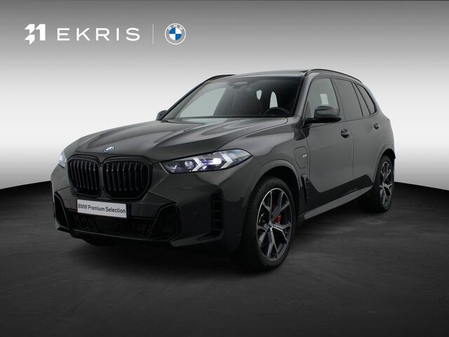 BMW X5 xDrive50e M Sportpakket Pro | Travel Pack | Innovation Pack | Comfort Pack | Integral Active Steering | Trekhaak | Panoramadak | Comfortzetels + Stoelventilatie | Driving Assistant Professional | Harman Kardon | 21''
