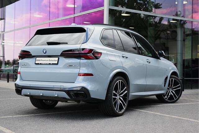 BMW X5 xDrive50e M Sport Automaat / Trekhaak / Panoramadak / Comfortstoelen / Comfort Access / Soft-Close / Harman Kardon / Parking Assistant Professional