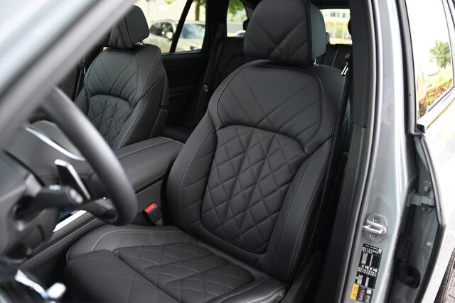 BMW X5 xDrive50e M Sport Automaat / Trekhaak / Panoramadak / Comfortstoelen / Comfort Access / Soft-Close / Harman Kardon / Parking Assistant Professional