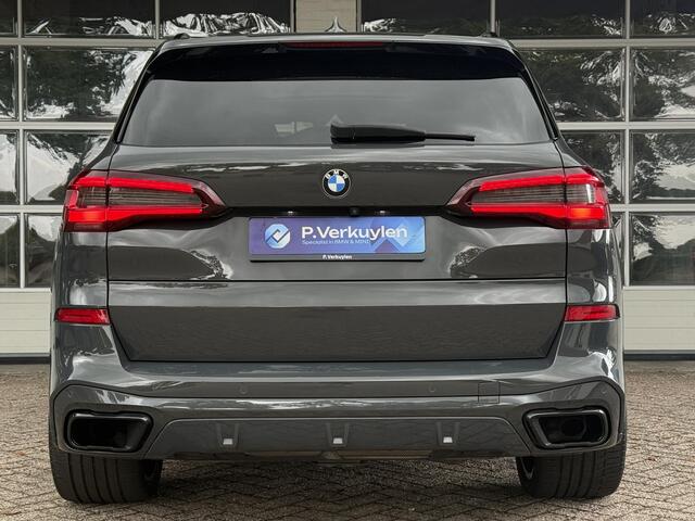 BMW X5 xDrive45e M SPORT | PANORAMA SKYLOUNGE | BOWERS & WILKENS | TREKHAAK | ALCANTARA HEMEL | M SPORTSTOELEN | STOELVENTILATIE | DRIVING ASS PROFF. | 360 CAMERA | HEAD UP |
