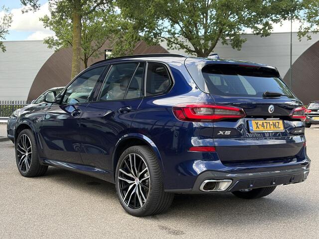 BMW X5 xDrive45e High Executive BOMVOL! | PANO | HARMAN KARDON | LASER LED | ELEK. ACHTER KLEP | ELEK. TREKHAAK | STOELVERWARMING | ELEK. MEM. SEAT | ACHTERUITRIJCAMERA | 22'' VELGEN | RIJKLAAR PRIJS + 12 MND BOVAG GARANTIE |