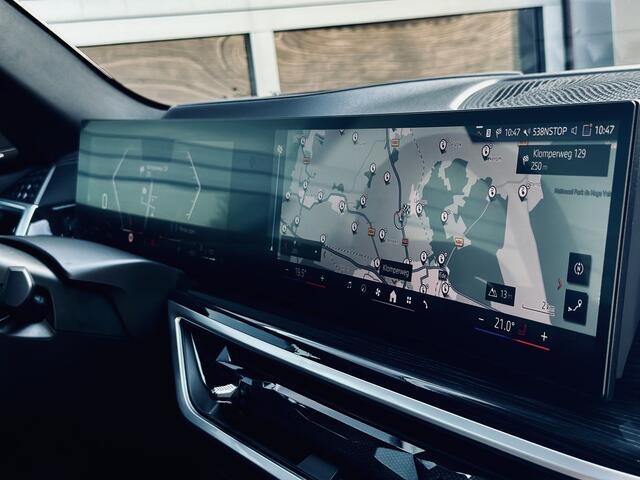 BMW X5 xDrive50e | M-Sport | Dark Label | Panodak | 22" Wielen | Luchtvering | Softclose | Harman Kardon | Comfortstoelen | Incl BTW