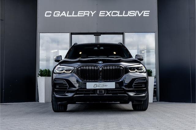 BMW X5 xDrive45e Executive - Panorama | Luchtvering | ACC | Keyless