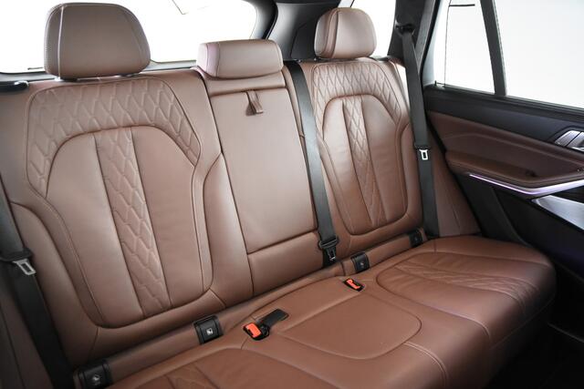 BMW X5 M50i *Panoramadak*Luchtvering*FULL-OPTIONS*