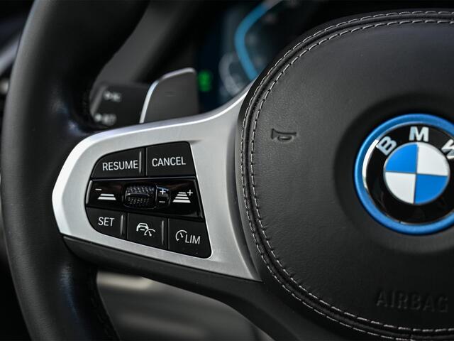BMW X5 xDrive45e High Executive M-Sport | Panoramadak | Active Cruise | 360 Camera | HiFi | HUD | Luchtvering | Memory | Stoelverwarming | Ambiance Interieur | Trekhaak | Dealeronderhouden | BMW Laser |