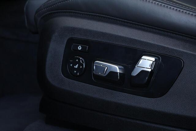 BMW X5 xDrive50e | SoH 100% | Sportpakket Pro | Leder Invidual Merino Schwarz | Integral Active Steering | Driving Assistant Professional | Pano Dak | Harman Kardon |
